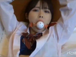 绿帽老公酒店找单男一起伺候丰满的老婆